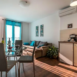 Apartment Market